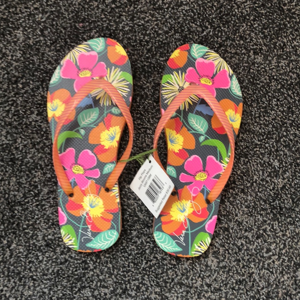 Vera Bradley flip flops
